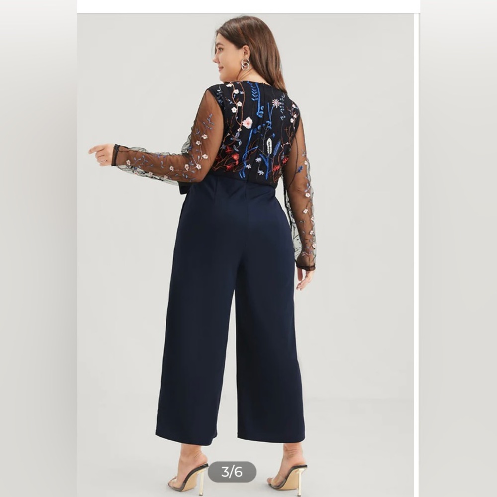 Navy one piece jumper with pockets!! Good quality never worn tags still on